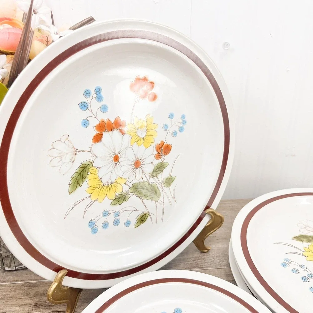 Vintage‎ Floral Stoneware Dessert Plates - Dinner Setting for 4